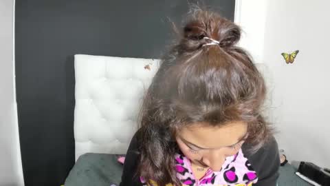 Evelyne online show from February 2026 03:59:01 AM