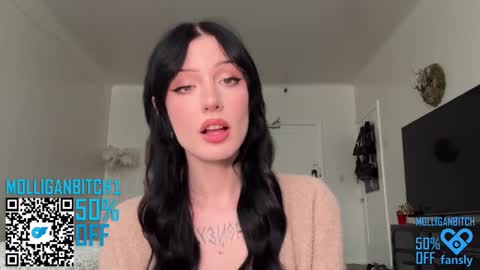 Evelyn online show from February 2025 10:37:01 PM