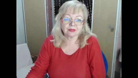 Snapshot of evelynloveshy chatting on December 2024 10:25:01 PM BarbaraBlondy online show from December 2024 10:25:01 PM