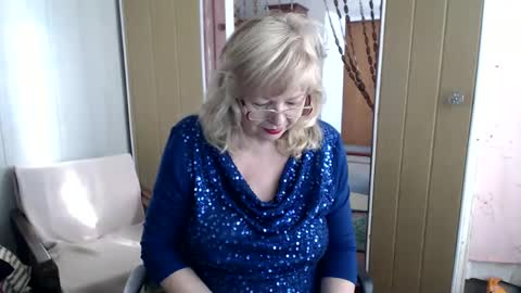 Snapshot of evelynloveshy chatting on January 2025 07:09:01 AM BarbaraBlondy online show from January 2025 07:09:01 AM