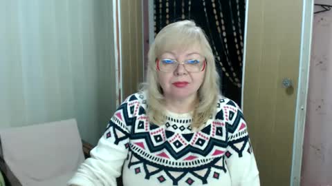 Snapshot of evelynloveshy chatting on January 2025 08:05:02 PM BarbaraBlondy online show from January 2025 08:05:02 PM