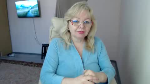 Snapshot of evelynloveshy chatting on February 2025 10:59:01 AM BarbaraBlondy online show from February 2025 10:59:01 AM