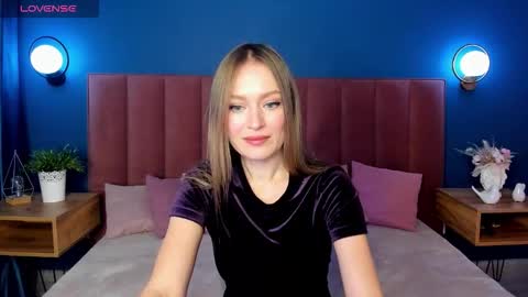 Evelyn online show from November 2025 01:37:01 AM