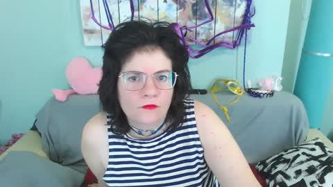 Everly online show from December 2024 06:58:01 AM