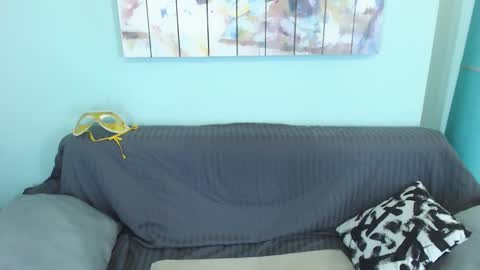 Everly online show from March 2025 08:22:01 PM