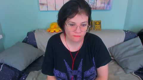 Everly online show from February 2026 04:01:01 PM