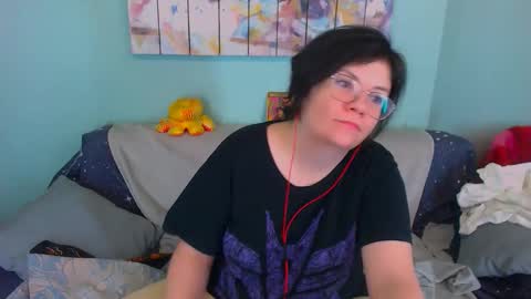 Everly online show from February 2026 05:37:01 AM