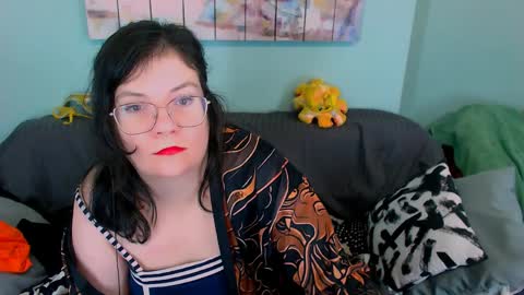 Everly online show from April 2026 10:51:01 PM