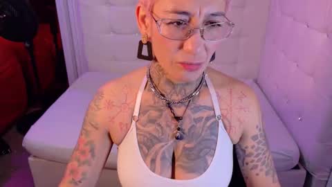 everlyn_sexx online show from February 2026 11:54:01 AM