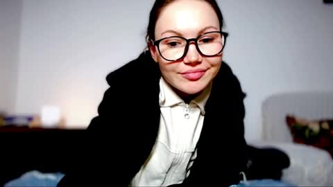 Goddes 1 online show from April 2026 08:00:02 PM