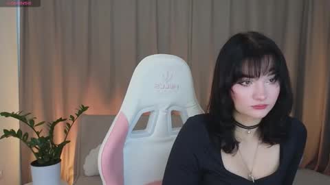 Snapshot of evettaormon chatting on October 2025 07:23:02 AM Eva online show from October 2025 07:23:02 AM