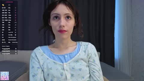 Naomi online show from October 2025 04:20:02 AM