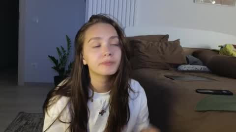 evi_woow online show from September 2025 09:47:02 PM