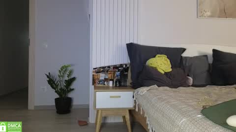 evi_woow online show from November 2025 08:51:01 PM