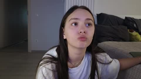 evi_woow online show from March 2026 01:21:01 AM