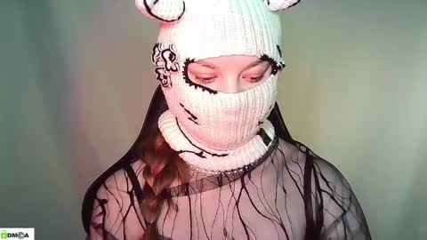 Renesme White Im here from Monday to Friday online show from May 2026 04:07:02 AM