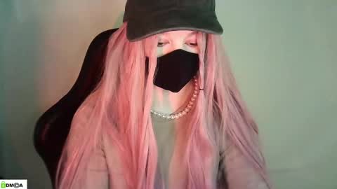 Renesme White Im here from Monday to Friday online show from May 2026 03:35:01 AM