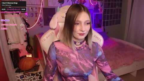 Snapshot of evie_rosen chatting on October 2025 08:27:02 PM Evie online show from October 2025 08:27:02 PM