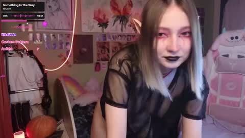 Snapshot of evie_rosen chatting on October 2025 09:26:02 PM Evie online show from October 2025 09:26:02 PM