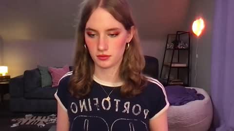 Evie3 online show from March 2025 02:41:01 AM