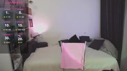 Im gonna be on in 2 hours online show from September 2025 08:33:01 PM