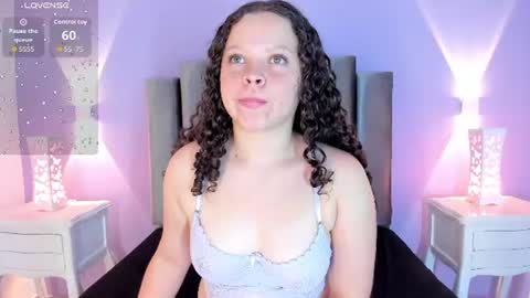 Snapshot of evierouse_ chatting on June 2026 07:49:01 PM evierouse_ online show from June 2026 07:49:01 PM