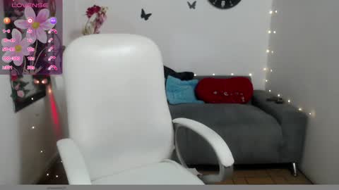 Pamela  online show from December 2024 04:00:01 PM