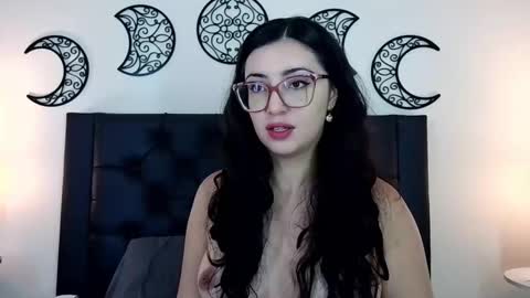 Snapshot of evoletmk chatting on February 2026 04:00:02 PM Evolet online show from February 2026 04:00:02 PM