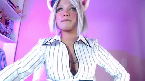 Snapshot of evybubbles_ chatting on February 2025 03:32:02 AM Im Evy online show from February 2025 03:32:02 AM