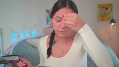 ewelynscott online show from October 2025 10:05:01 AM