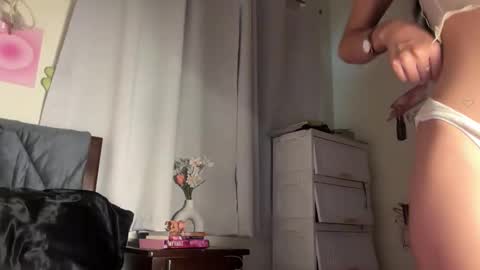 Angela online show from November 2025 04:04:01 AM