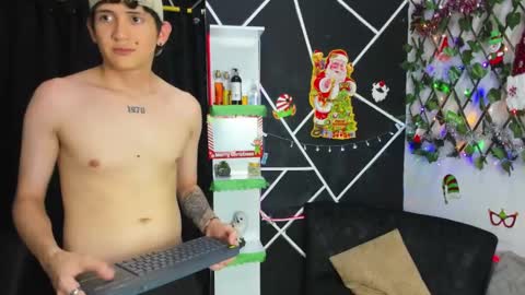 exotic_kisses_ online show from December 2024 05:28:02 PM