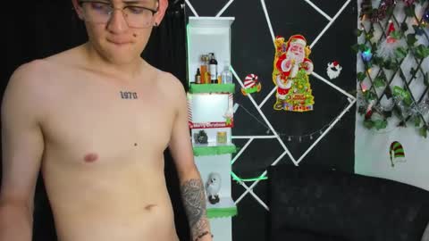 exotic_kisses_ online show from December 2024 06:17:01 PM