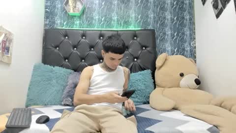 exotichot_couple online show from November 2025 10:43:02 PM