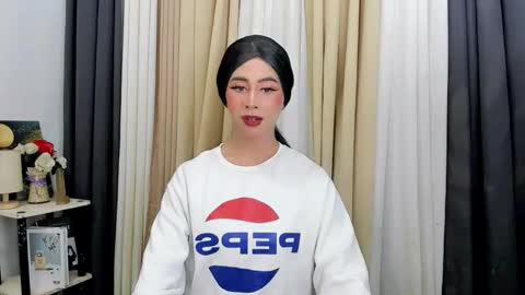 Snapshot of expensive_elise chatting on February 2026 05:30:01 PM expensive_elise online show from February 2026 05:30:01 PM