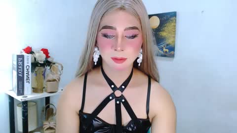 expensive_elise online show from April 2026 11:53:02 AM