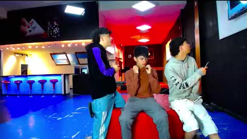 Snapshot of extrangers chatting on October 2025 12:04:02 PM extrangers online show from October 2025 12:04:02 PM