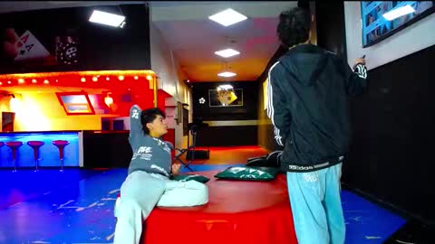 Snapshot of extrangers chatting on October 2025 12:06:02 PM extrangers online show from October 2025 12:06:02 PM