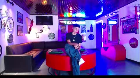 extrangers online show from February 2026 12:16:01 PM