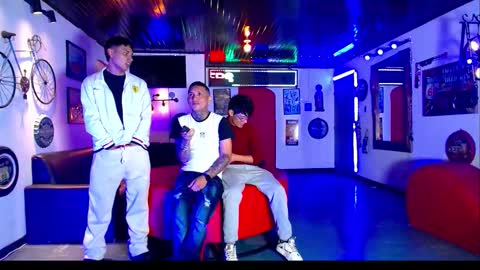 extrangers online show from March 2026 12:10:02 PM