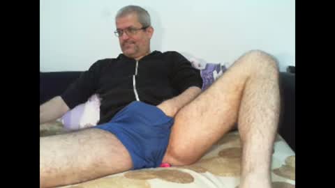 Snapshot of eyes12 chatting on January 2025 06:40:01 AM GEORGE online show from January 2025 06:40:01 AM