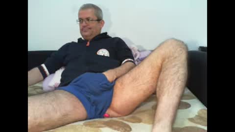 Snapshot of eyes12 chatting on January 2025 03:31:02 AM GEORGE online show from January 2025 03:31:02 AM