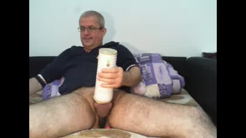 Snapshot of eyes12 chatting on January 2025 07:08:01 AM GEORGE online show from January 2025 07:08:01 AM