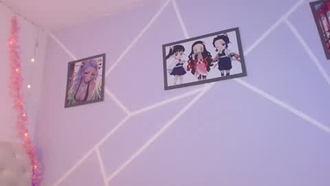 eyes_moonn online show from November 2025 12:35:01 AM