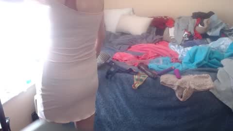 eyeswall0w online show from September 2025 01:47:01 PM