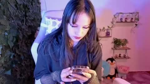 eymmy_24 online show from May 2026 01:47:02 AM