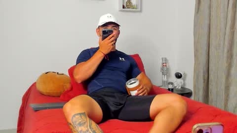 Ezzio Scolaro online show from January 2026 02:17:02 AM