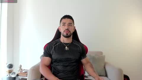 Snapshot of ezzio_scolaro chatting on June 2026 08:20:02 PM Ezzio Scolaro online show from June 2026 08:20:02 PM