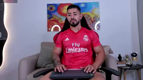 Snapshot of ezzio_scolaro chatting on July 2026 01:10:02 AM Ezzio Scolaro online show from July 2026 01:10:02 AM