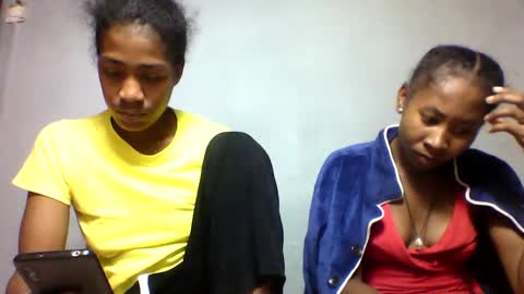 faiqua95 online show from April 2026 07:07:02 PM